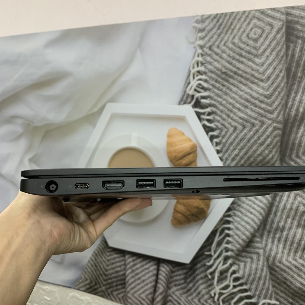 Máy tính Dell Latitude 7490