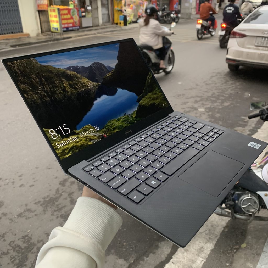 Máy tính Dell XPS 7390