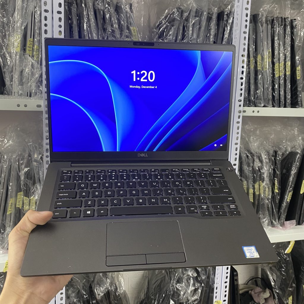 Máy tính xách tay Dell Latitude 7400