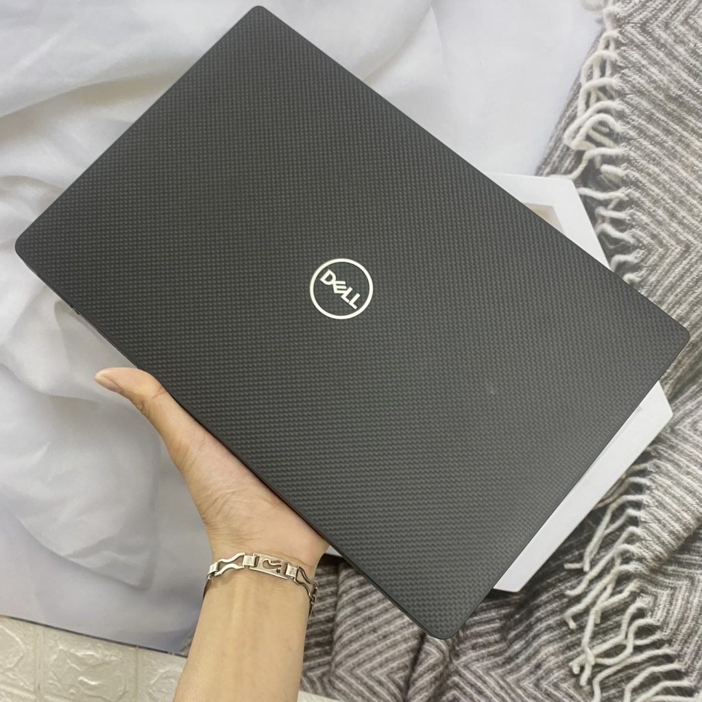 Máy tính xách tay Dell Latitude 7400